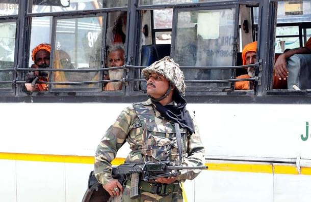 A soldier stands guard. (Nitin Kanotra/Hindustan Times via GettyImages)